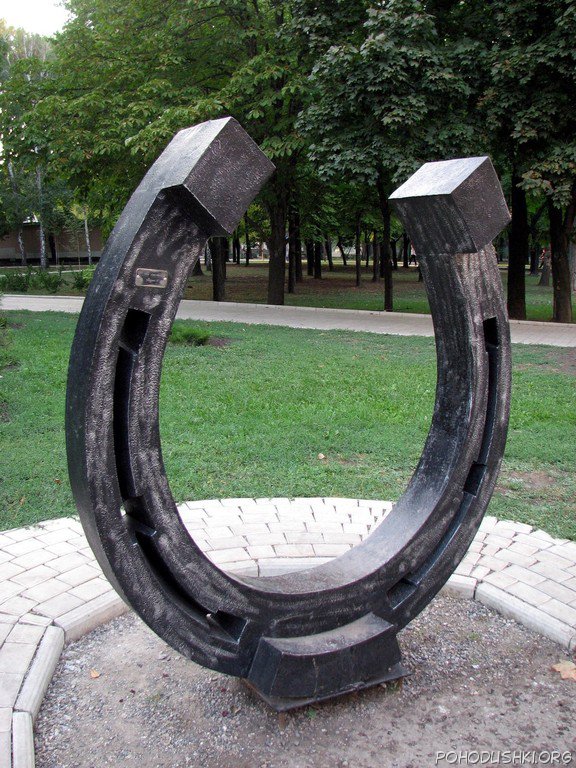 park-forged-figures-donetsk-1054x1024x768x0
