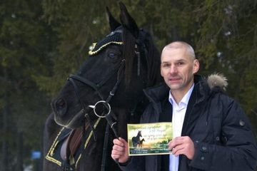Министра спорта Карелии усадили на коня 